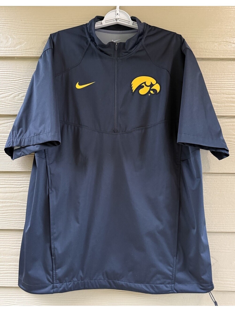 Nike Iowa Hawkeyes Coaches Black Short Sleeve Lightweight Windbreaker Jacket L